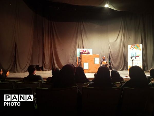 رقابت دانش‌آموزان در بخش هنرهای نمایشی جشنواره «فردا»