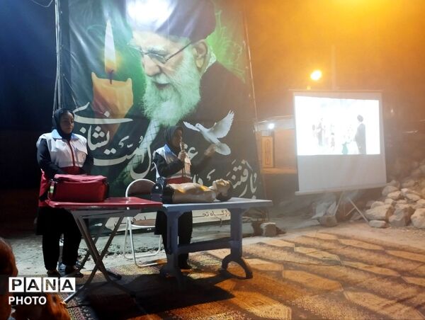 برگزاری دوره آموزشی هلال‌احمر در فین محله مارم ایستگاه وحدت
