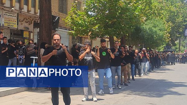 برپایی پرشور مراسم عزاداری سیدالشهدا در خیابان‌های نیشابور 
