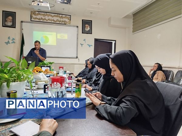 بحران آب مشهد زیر ذره‌بین رسانه‌ها و کارشناسان در فرهنگسرای محیط زیست