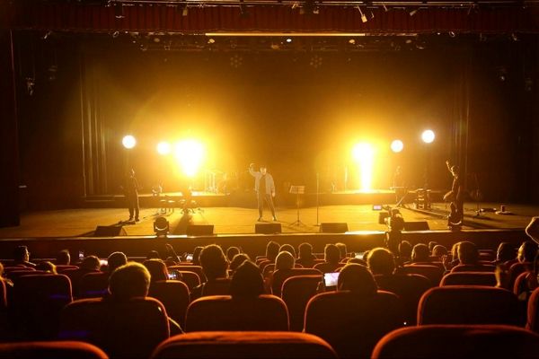 پیشکسوت موسیقی خراسان تجلیل شد/استقبال از اجراهای پاپ فجر