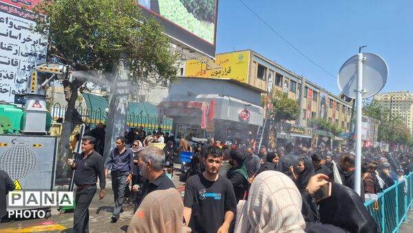 خیابان‌های منتهی به حرم، مملو از زائران رضوی
