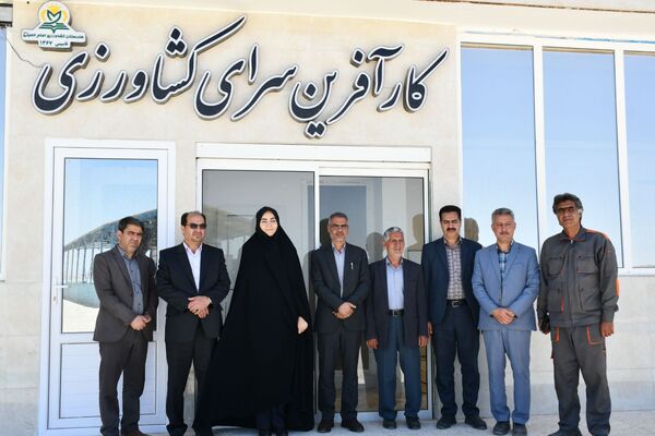 بازدید فرماندار و مدیر آموزش و پرورش مه ولات از مجموعه هنرستان کشاورزی امام خمینی (ره)