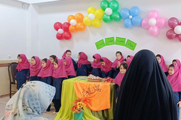 جشن میلاد حضرت زهرا (س) و سه شنبه های مهدوی در مدرسه شهید حسین اسماعیلی پردیس