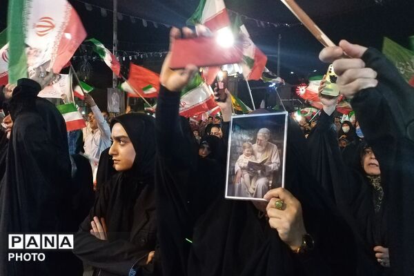 بیداری در دل شب؛ همصدایی برای وطن