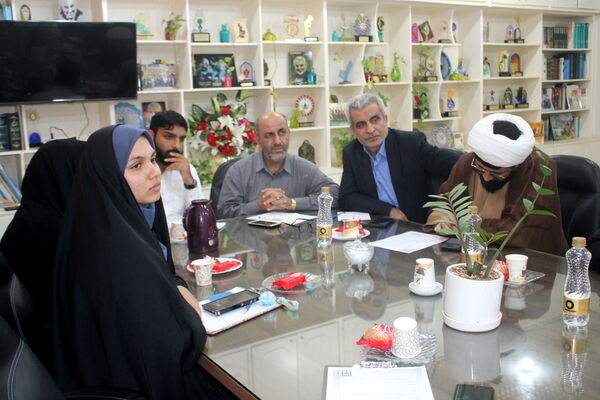 جلسه ستاد برنامه ریزی زنگ بازگشایی مدارس و زنگ ایثار و مقاومت در بوشهر