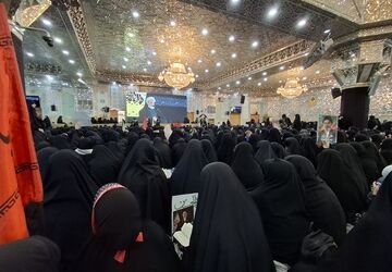 حریم ری آمیخته به یاد رهبر شهید انقلاب؛ مراسمی آکنده از عهد وفاداری و اندوه روشن