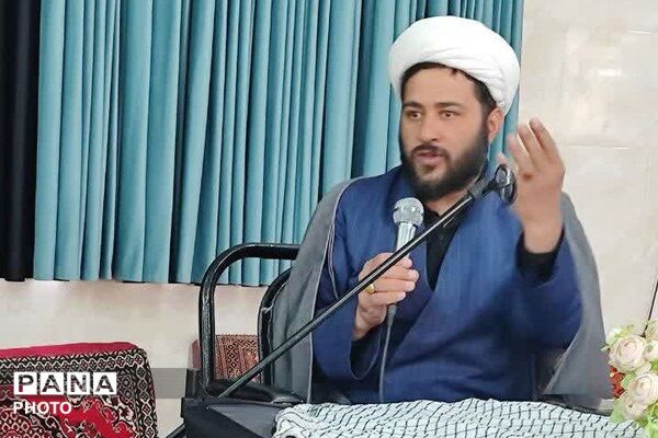 محفل قرآنی بانوان دستجرد به یاد شهدای جنگ رمضان