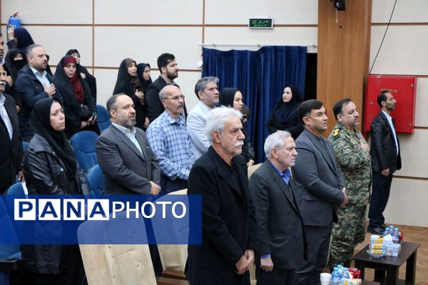 اختتامیه هفته پژوهش شهرداری نصیرشهر با رونمایی از کتاب «اردک دیوانه»  