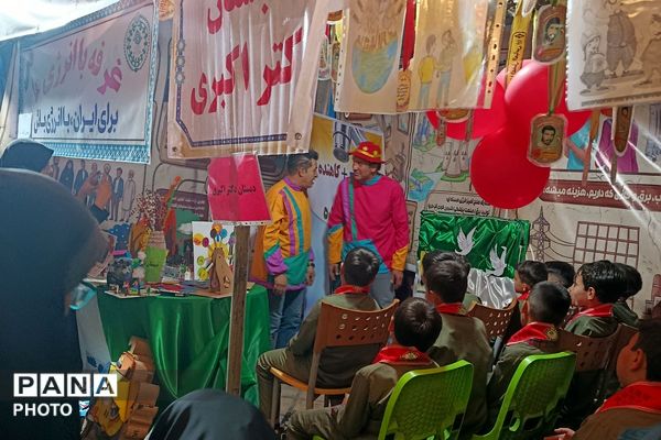  بازدید رئیس سازمان دانش‌آموزی شهرستانهای استان تهران از غرفه «با انرژی‌ها» منطقه کهریزک