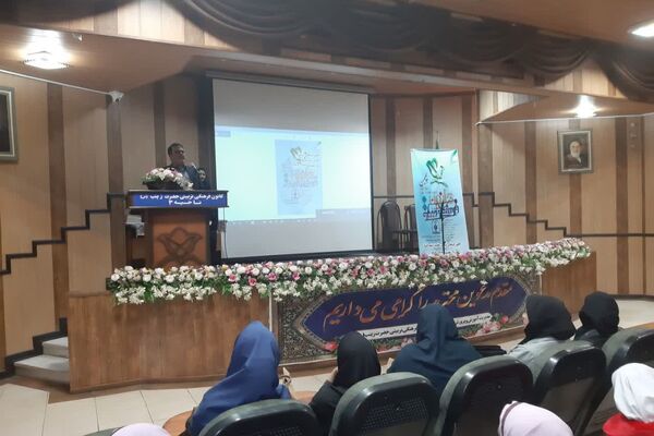 مراسم تجلیل از برگزیدگان جشنواره های فرهنگی هنری کانون‌ فرهنگی وتربیتی حضرت زینب (س) ناحیه۳ شیراز 