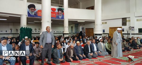 حضور پررنگ دانش‌آموزان بیرانوندی در نماز جمعه