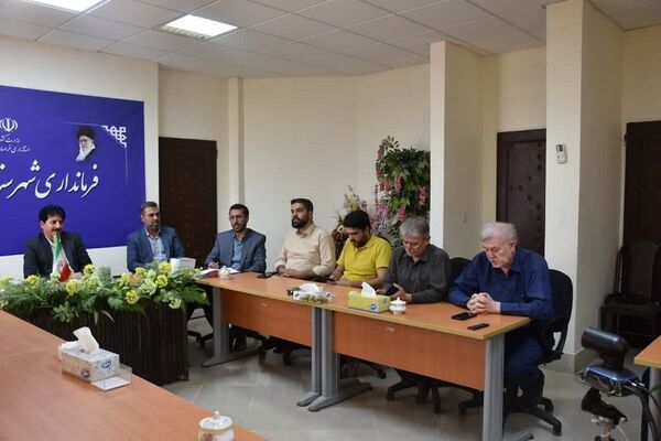تجلیل از خبرنگاران توسط فرماندار شهرستان اسفراین
