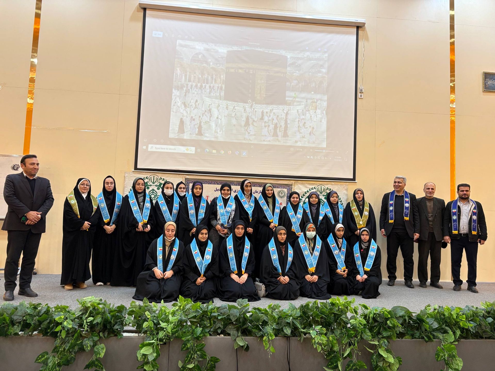 اعزام دانش‌آموزان دختر اردبیلی به حج عمره مفرده