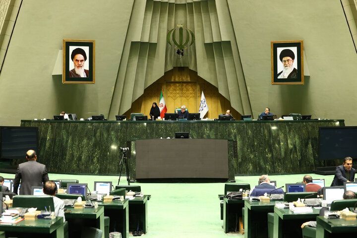 طبق مصوبه شعام یک چهارم نمایندگان در صحن مجلس حضور می‌یابند
