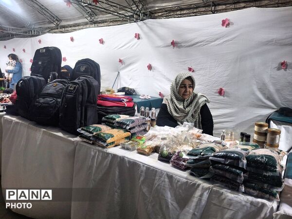 برپایی غرفه‌های عرضه محصولات بانوان کارآفرین؛ حمایت از مشاغل خانگی و رونق اقتصاد خانواده