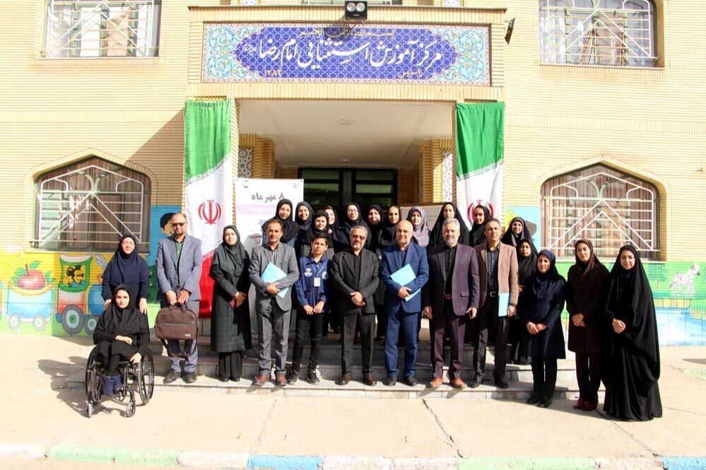 بازدید مدیر کل آموزش و پرورش استان از پیش دبستانی نوآموزان با آسیب شنوایی امام رضا (ع)