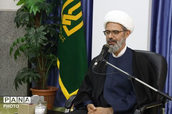 دیدار جمعی از دختران نخبه و برجسته با نماینده ولی فقیه در استان خراسان شمالی
