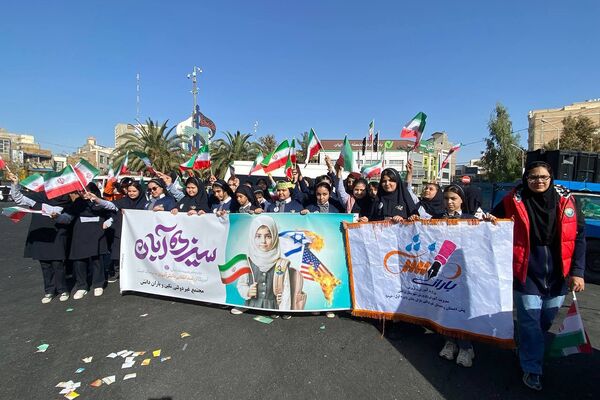 فریاد استکبار ستیزی از ورامین طنین انداز شد