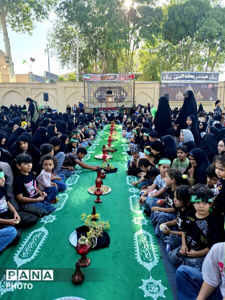 سفره جهانی حضرت رقیه (س) در حرم مطهر قیدار نبی (ع) گسترده شد