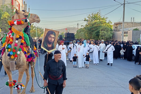 استقبال از ماه محرم با آیین سنتی چاووش‌خوانی در شهر بهمن