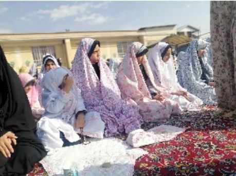 اقامه نماز باران  در دبستان ناهید نخودی 