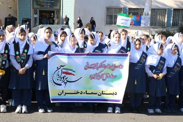 خروش دانش‌آموزان گرگانی در روز حماسه و بصیرت