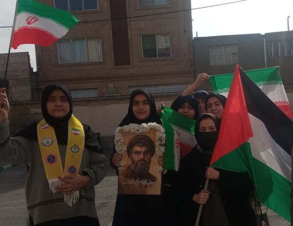 مراسم گرامیداشت شهدای مقاومت در دبیرستان گلشن آزادی مشهد
