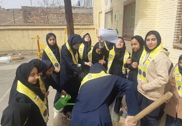 روزی درختکاری  در دبیرستان شهید مجید دهنوی نیشابور