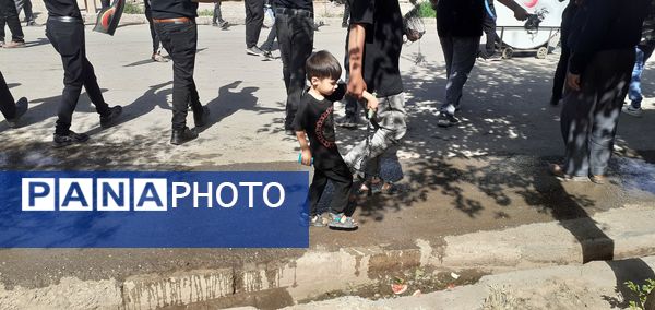 روستای سربالا در سوگ امام حسین(ع)؛ حضور پرشور جوانان در مراسم عزاداری حماسه‌ساز شد