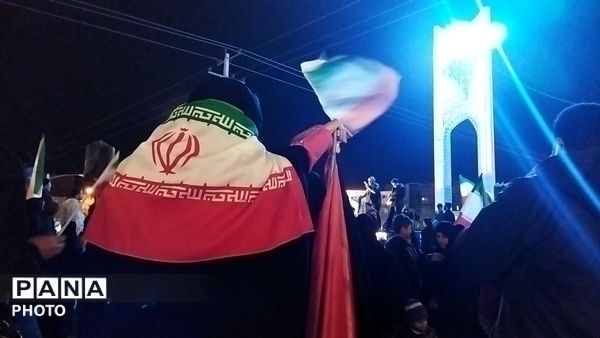 اجتماع عظیم دانش آموزان و مردم در شانزدهمین شب شهادت رهبر معظم انقلاب اسلامی 