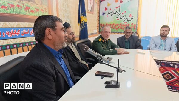 آیین تجلیل از برگزیدگان بسیج دانش آموزی شهدای عشایر در دهه امامت و ولایت 