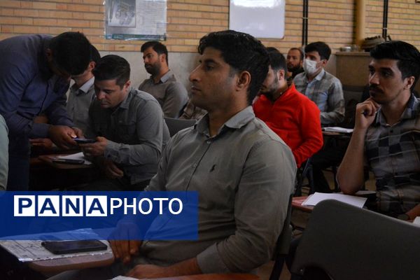 کارگاه آموزشی آشنایی با سیستم موتور و سوخت‌رسانی خودرو در بهارستان 2