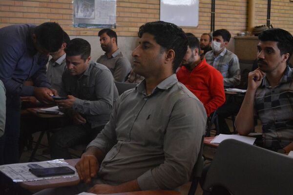 کارگاه آموزشی آشنایی با سیستم موتور و سوخت‌رسانی خودرو در بهارستان 2