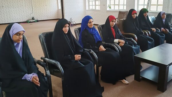 گعده میز هنر ( محله باهنر) شهرستان مارگون با محوریت کلاس‌های آموزشی، تربیتی و عرفانی
