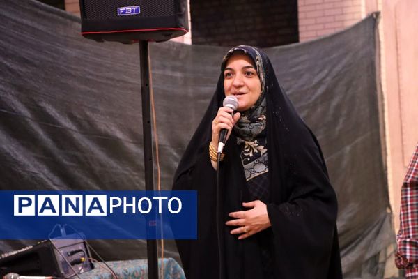 «محفل شهریور شعر» با حضور دانش‌آموزان یزدی