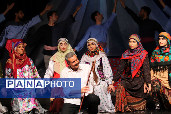 نمایش (حیدربابا یه سلام) در تبریز