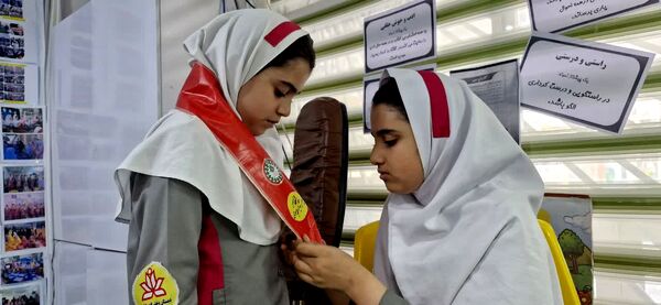 بازدید رئیس سازمان دانش‌آموزی از دبستان شاهد دختران