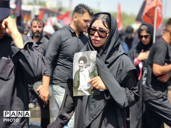 آخرین سلام یک ملت به رهبر شهید