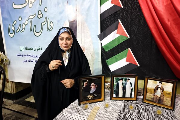 مراسم معنوی اعتکاف دانش‌آموزی(دختران) در مساجد کرمانشاه 
