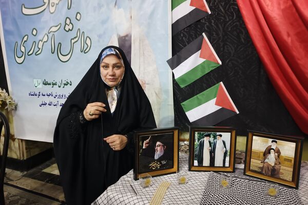 مراسم معنوی اعتکاف دانش‌آموزی(دختران) در مساجد کرمانشاه 