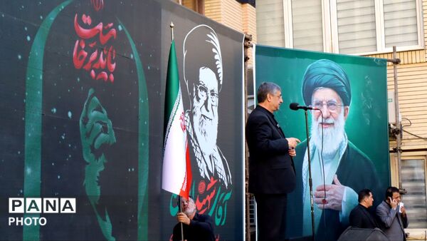 وداعِ اشک‌آلودِ هزاران فرهنگی با رهبرِ شهیدِ آسمانی