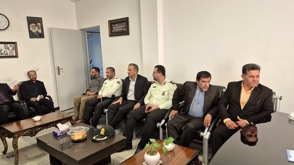 برگزاری جلسه شورای اداری در بلده