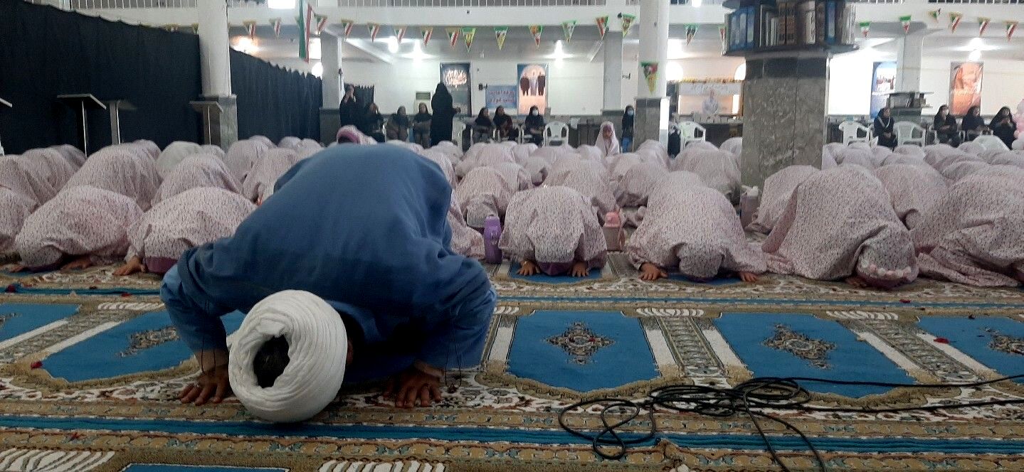 جشن تکلیف دختران دانش‌آموز پارسیان