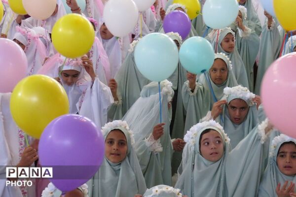 آغاز مسیر نور؛ قاب‌هایی از جشن تکلیف دختران شهرستان بن