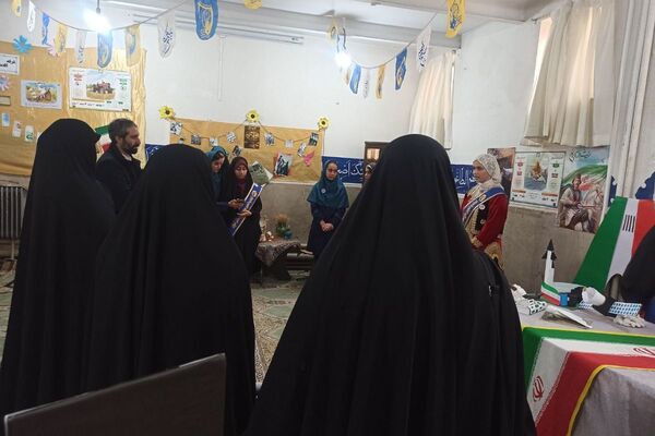 شکوفایی خلاقیت و آرمان‌ها در «مدرسه انقلاب» دبیرستان عفاف شهرقدس