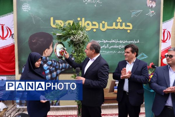 کلاس هفتمی‌های آذربایجان شرقی در «جشن جوانه‌ها»