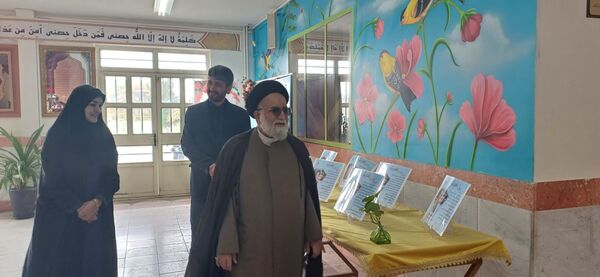حضور امام جمعه شهرستان نیشابور در دبیرستان نمونه وکیلی استاد شفیعی کدکنی «وکیلی ۱۰»