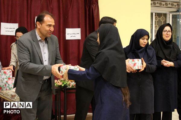 شب‌های دبیرستان  نسیبه در رمضان؛ تلفیق نور قرآن و شور افطاری