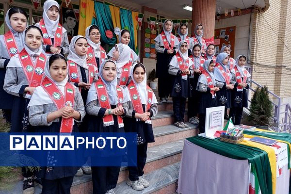 جشن پیروری انقلاب اسلامی در دبستان شهید آقچه‌لو رباط‌کریم